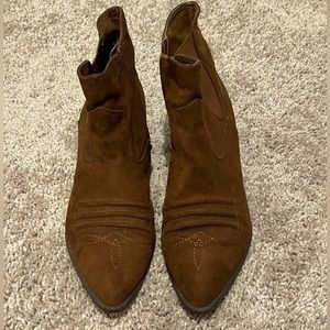 Women Brown Boots Size 7.5